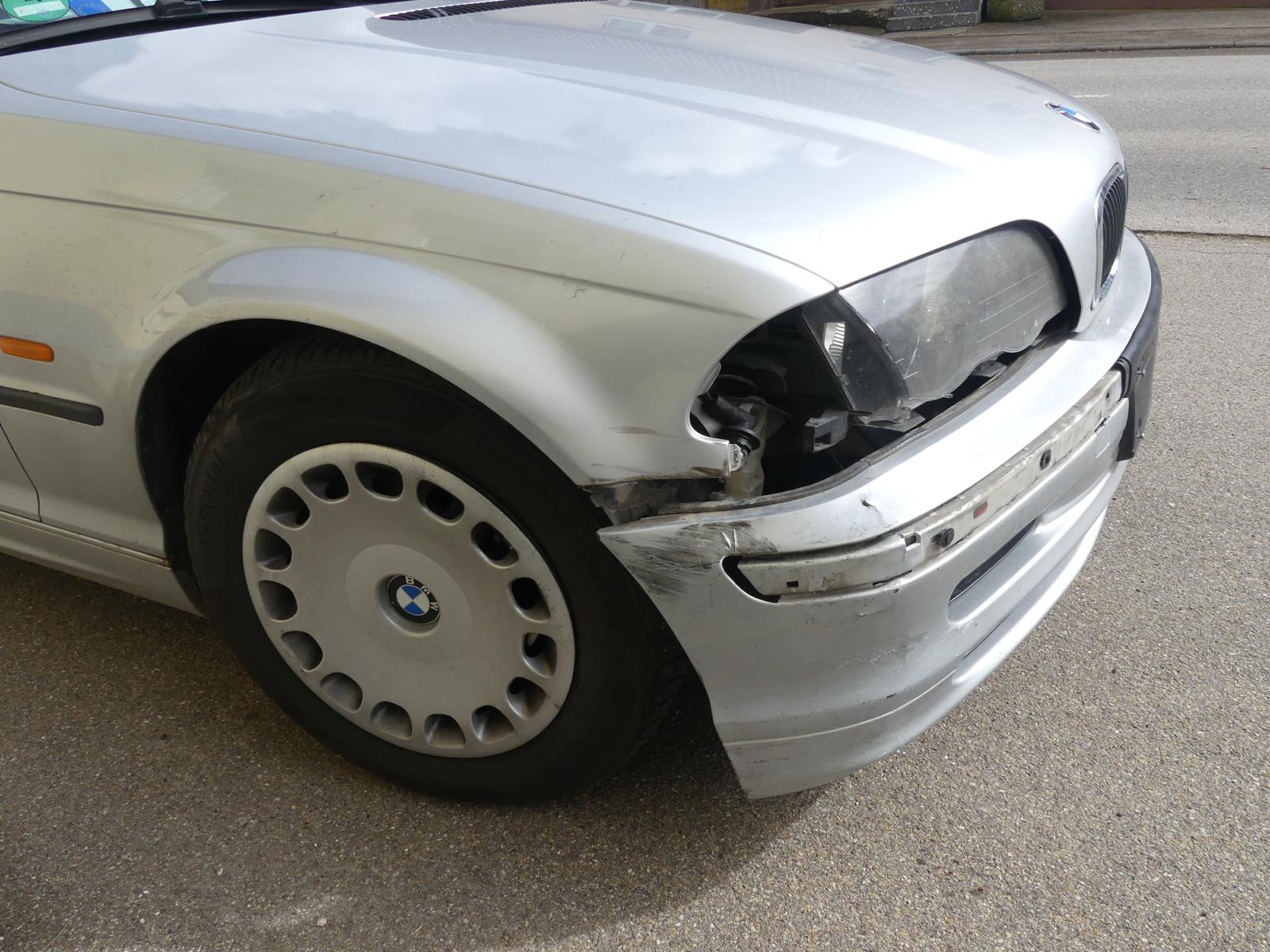 BMW Scheinwerfer & Kotflügel Schaden